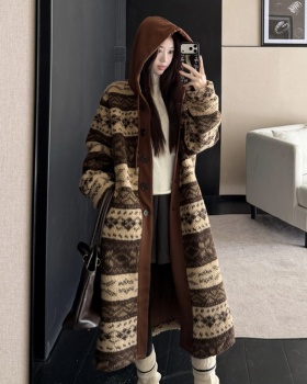 Large yard lambs wool overcoat embroidery woolen coat