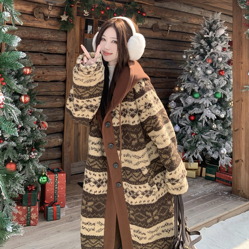 Large yard lambs wool overcoat embroidery woolen coat