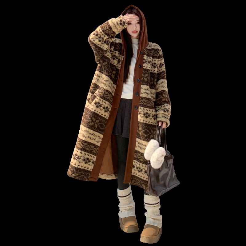 Large yard lambs wool overcoat embroidery woolen coat