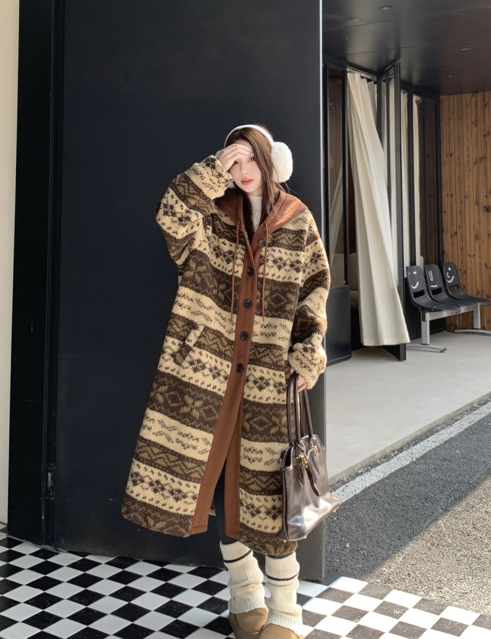 Large yard lambs wool overcoat embroidery woolen coat