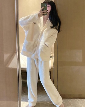 Sweet autumn and winter pajamas plus velvet cardigan a set