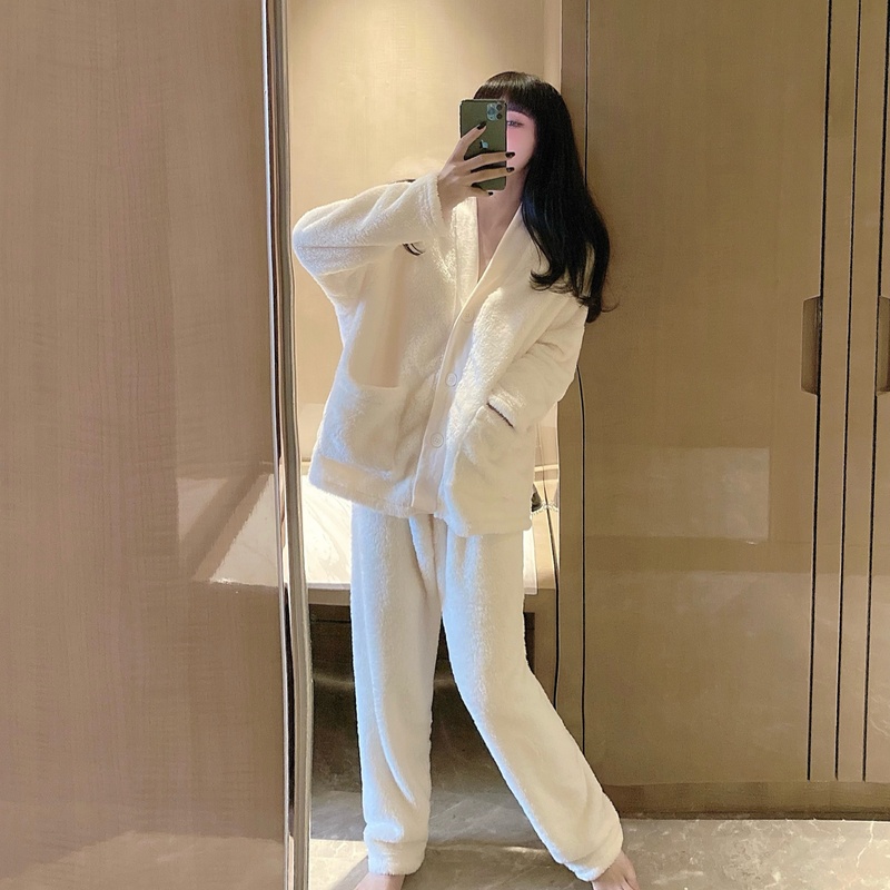 Sweet autumn and winter pajamas plus velvet cardigan a set