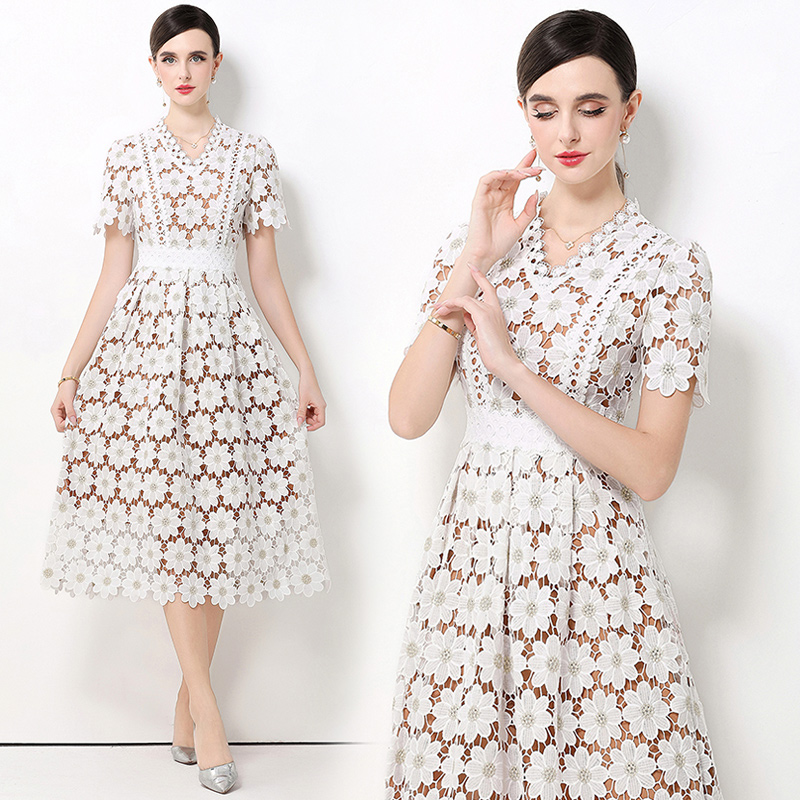 Fashion hollow long gold line slim V-neck lace dress