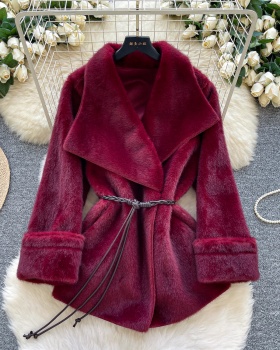 Fashion noble fur coat V-neck winter overcoat for women