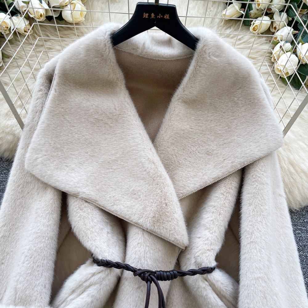 Fashion noble fur coat V-neck winter overcoat for women