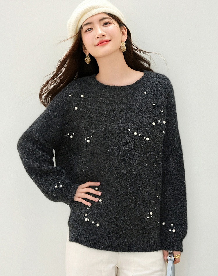 Beading autumn and winter sweater