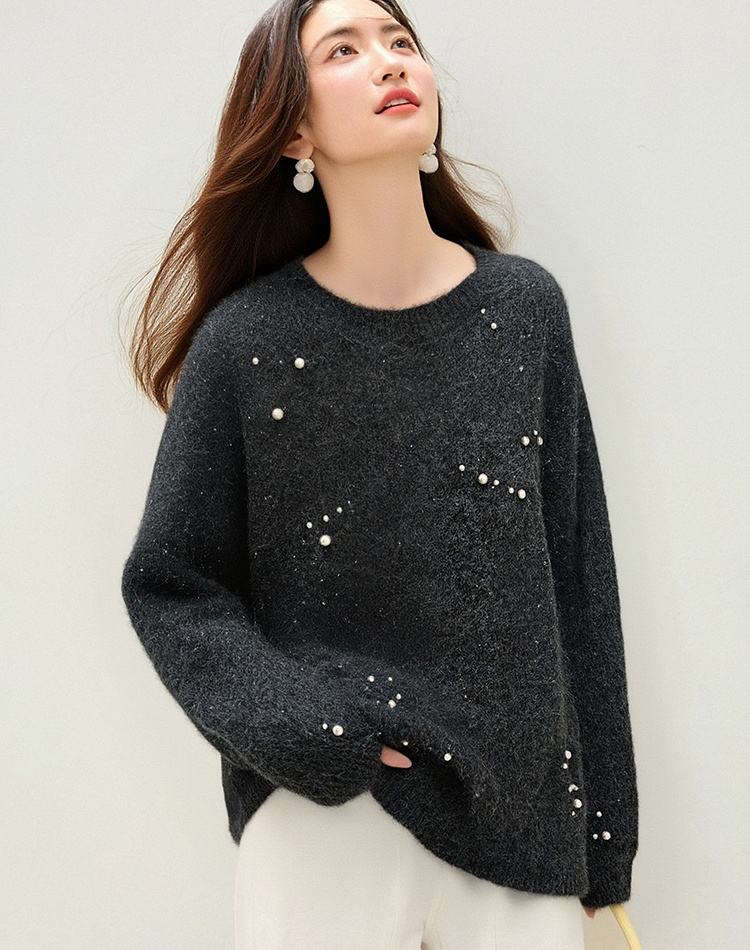 Beading autumn and winter sweater