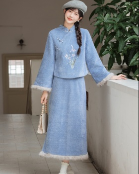 Chinese style tops embroidered cheongsam 2pcs set