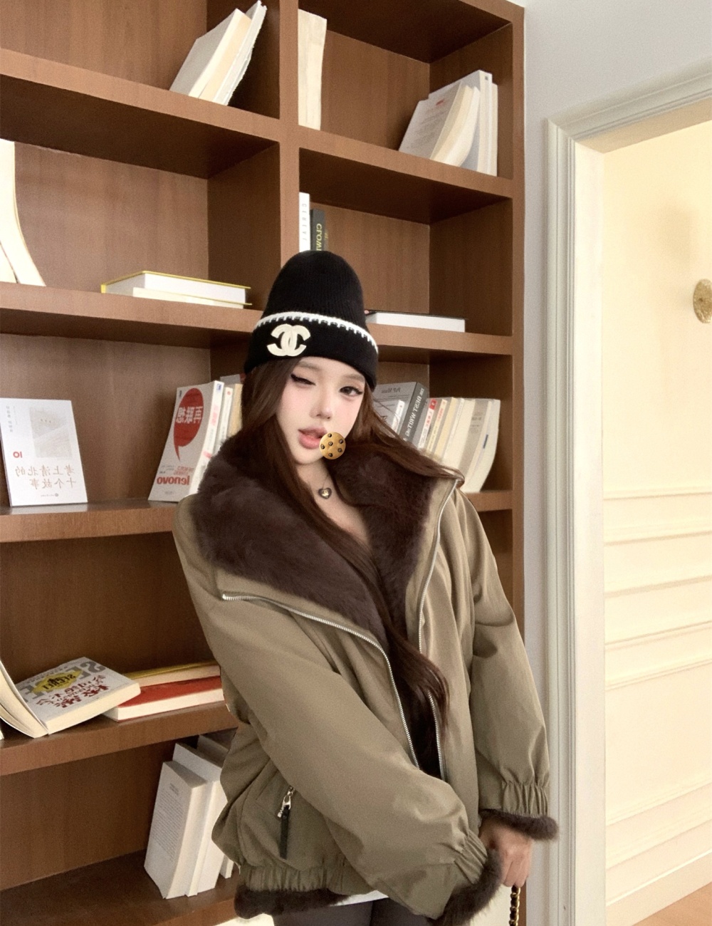 Autumn and winter large fur collar fur coat thick coat