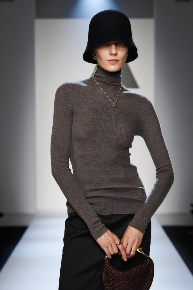 Seamless bottoming shirt high collar sweater