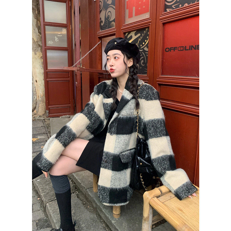 Chanelstyle plaid woolen coat autumn and winter coat