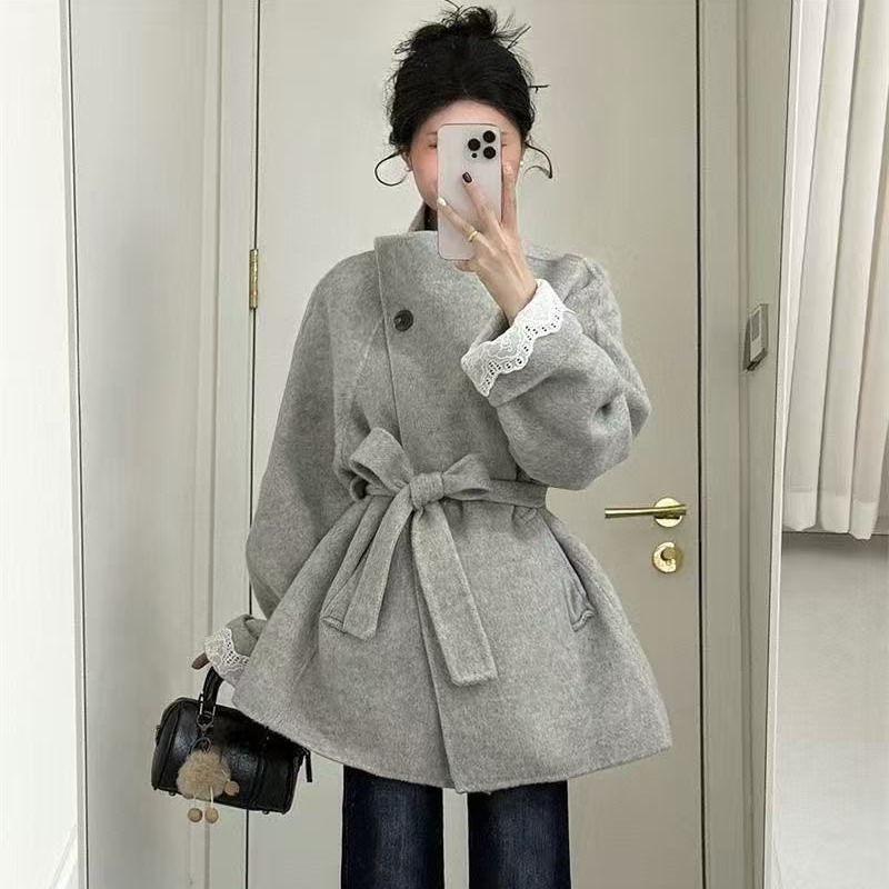 Temperament Hepburn style woolen coat winter overcoat for women