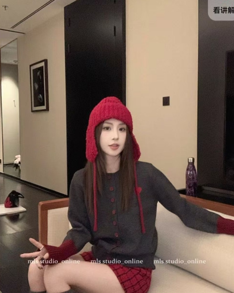 Round neck cardigan short sweater for women