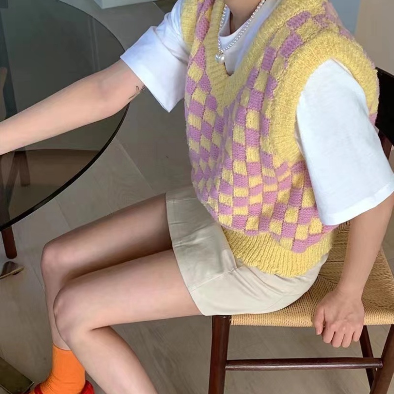 All-match mixed colors vest chessboard sweater