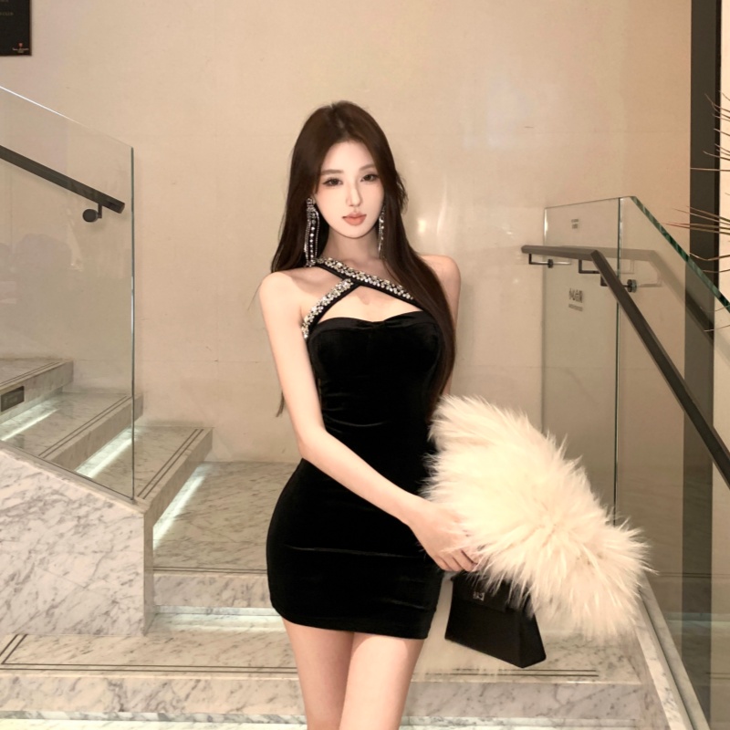 Sloping shoulder slim short rhinestone dress