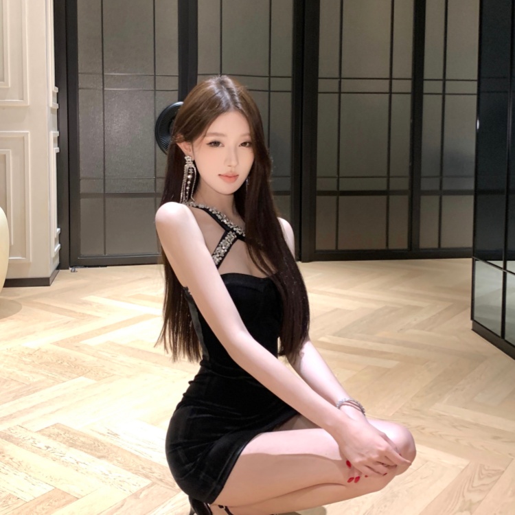 Sloping shoulder slim short rhinestone dress