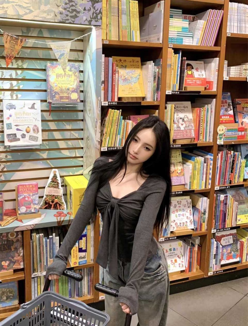 Autumn and winter T-shirt slim tops for women