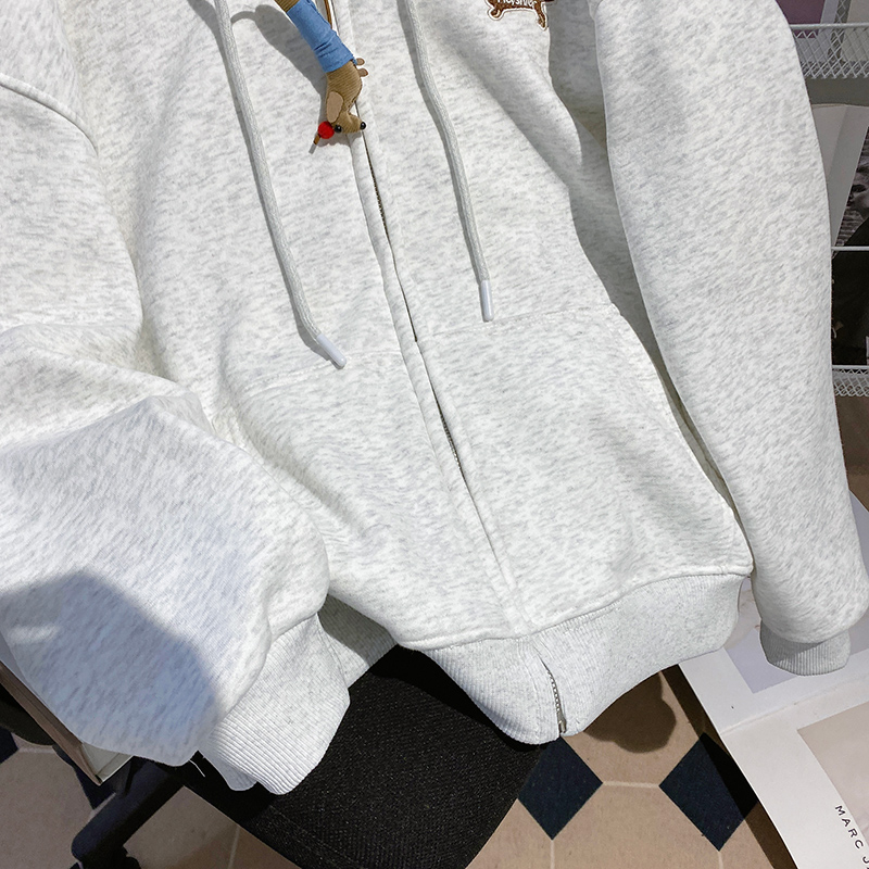 Couples loose tops plus velvet cardigan