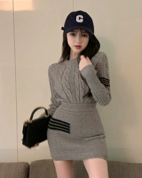 Package hip round neck short skirt chanelstyle sweater 2pcs set