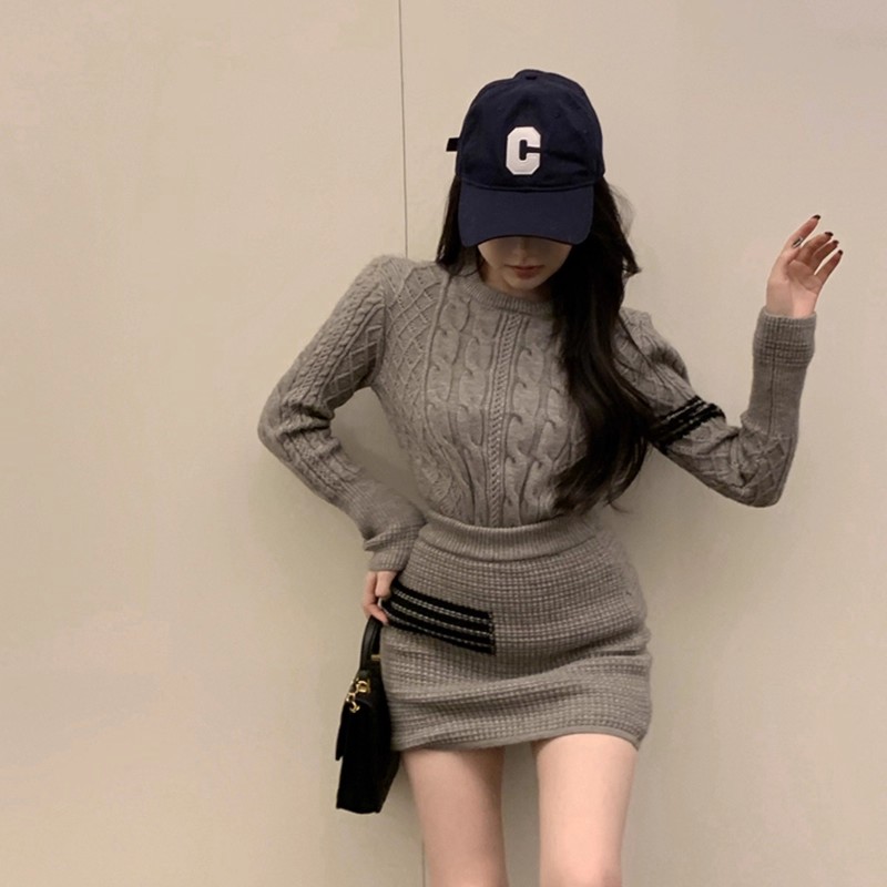 Package hip round neck short skirt chanelstyle sweater 2pcs set