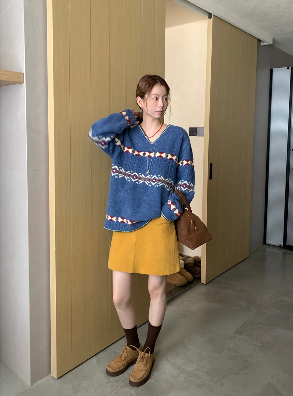 Totem sweet jacquard thick V-neck sweater for women