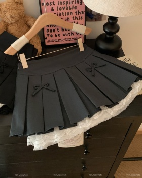 Autumn and winter pleated skirt