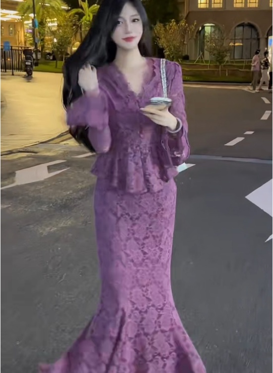 Enticement lace tops Hepburn style skirt a set