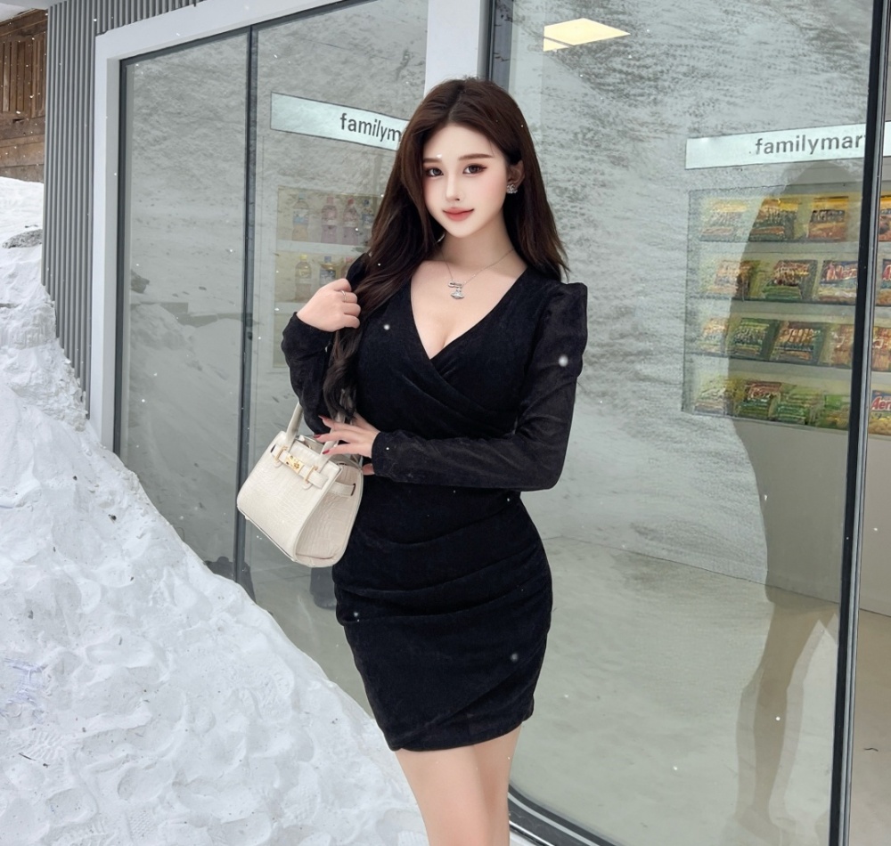 Pinched waist package hip slim V-neck fold dress