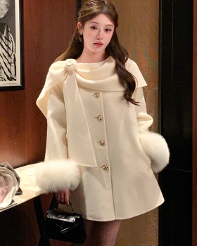 Fox fur sleeve chanelstyle woolen coat white wool overcoat