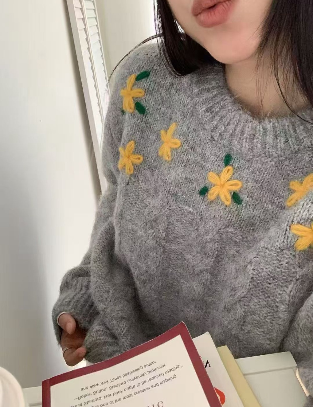 Loose round neck coat embroidered flowers simple tops