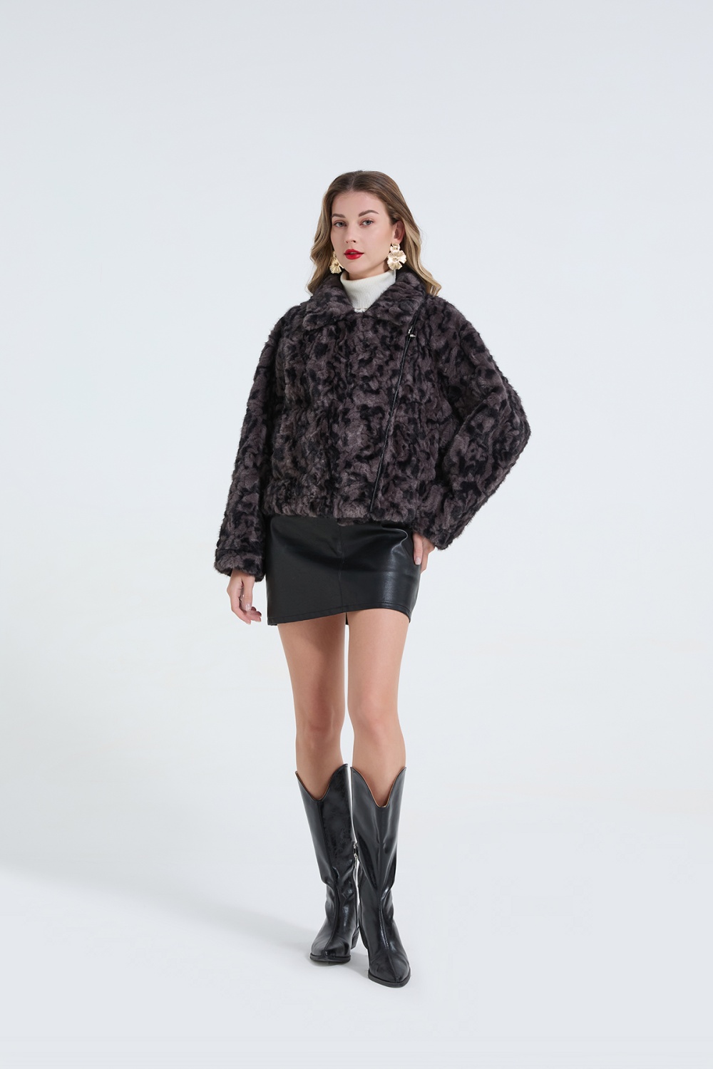 Imitation of rabbit fur locomotive thermal coat