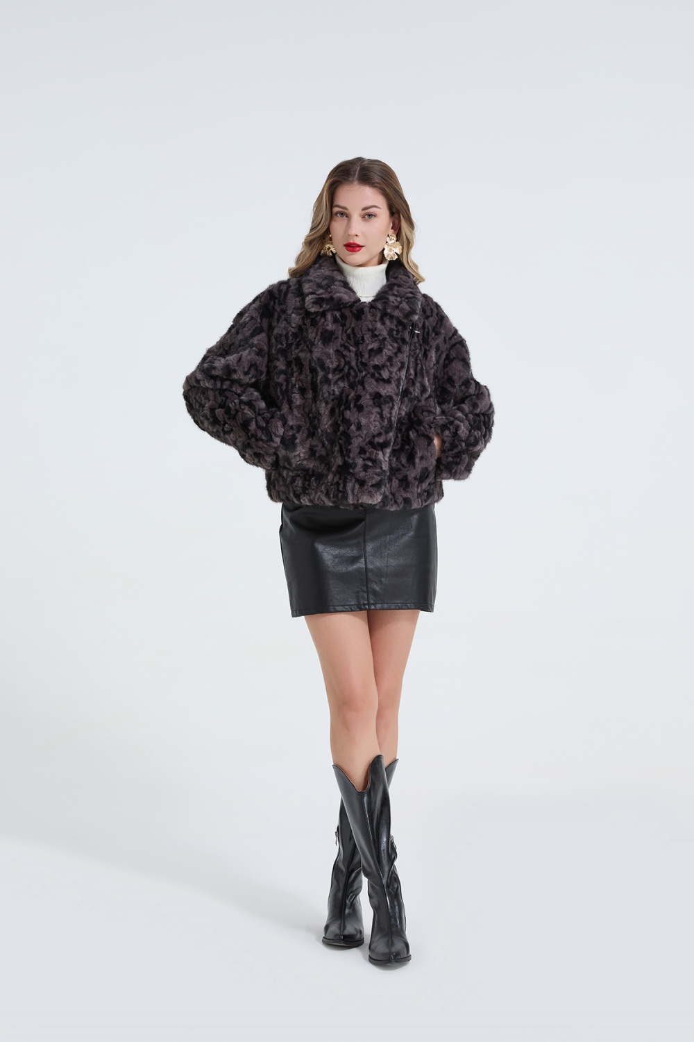 Imitation of rabbit fur locomotive thermal coat