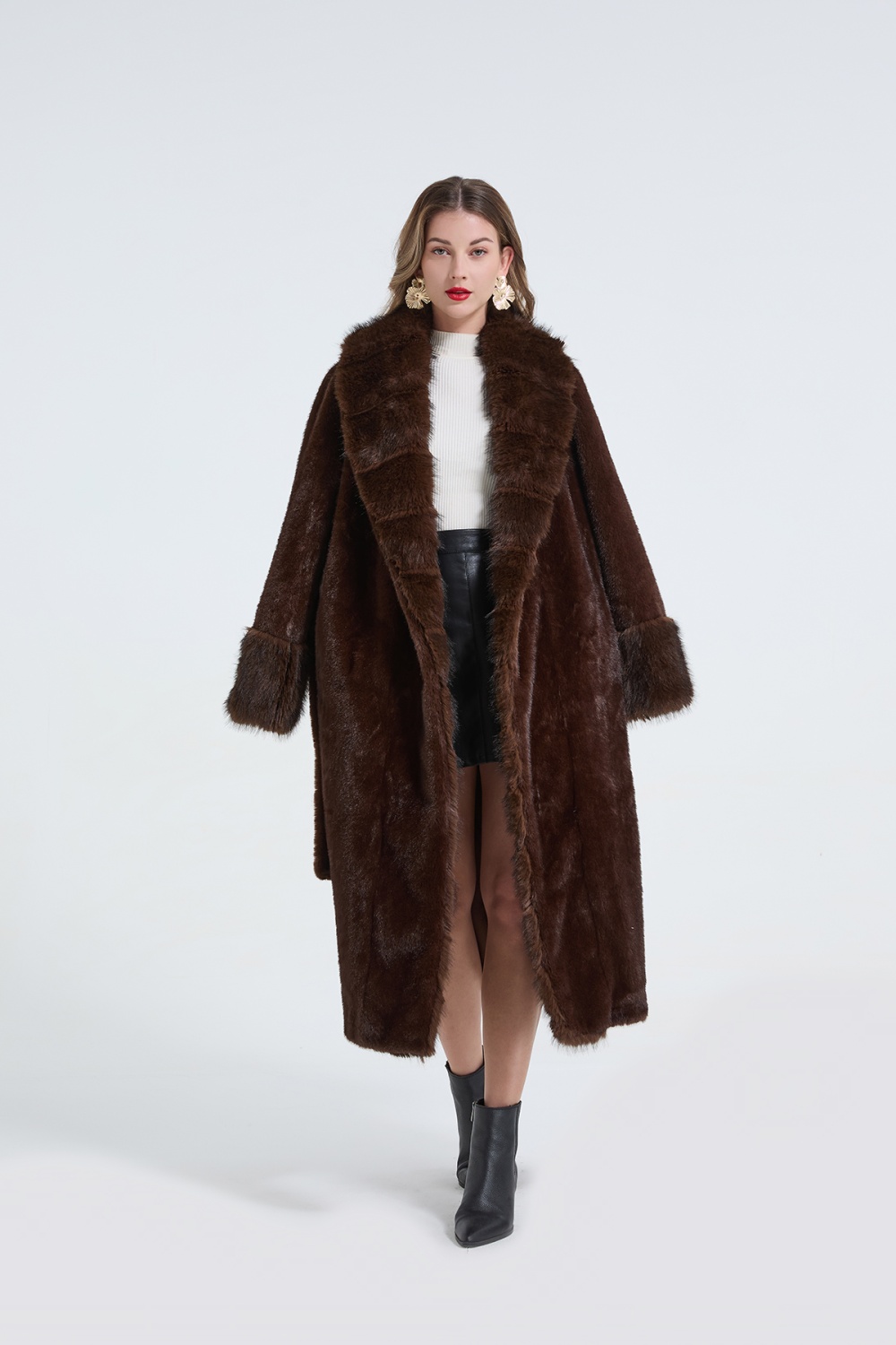 Large fur collar elegant coat long fur coat