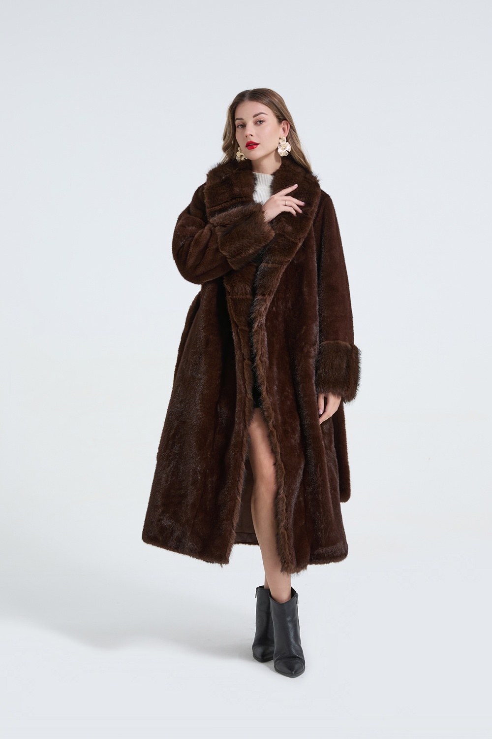 Large fur collar elegant coat long fur coat
