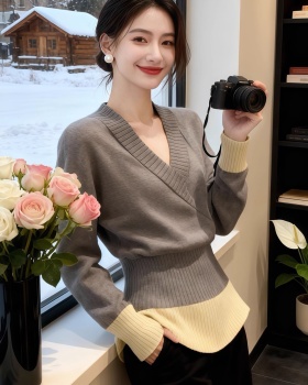 Cross winter slim sweater mixed colors gray V-neck tops