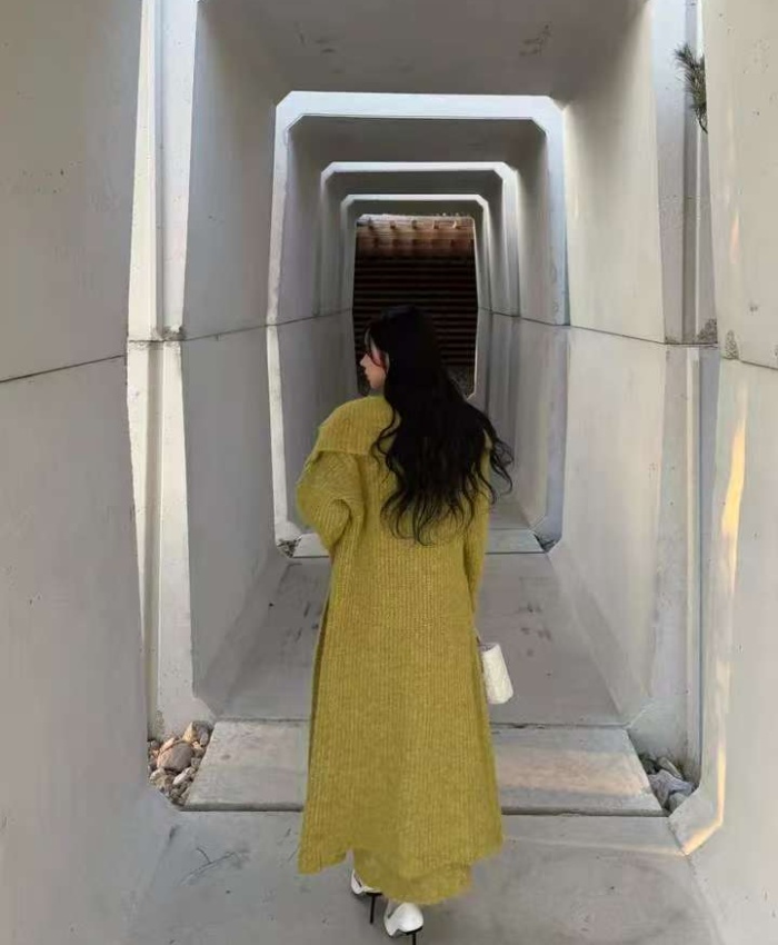 V-neck fashion sweater long knitted coat 2pcs set for women