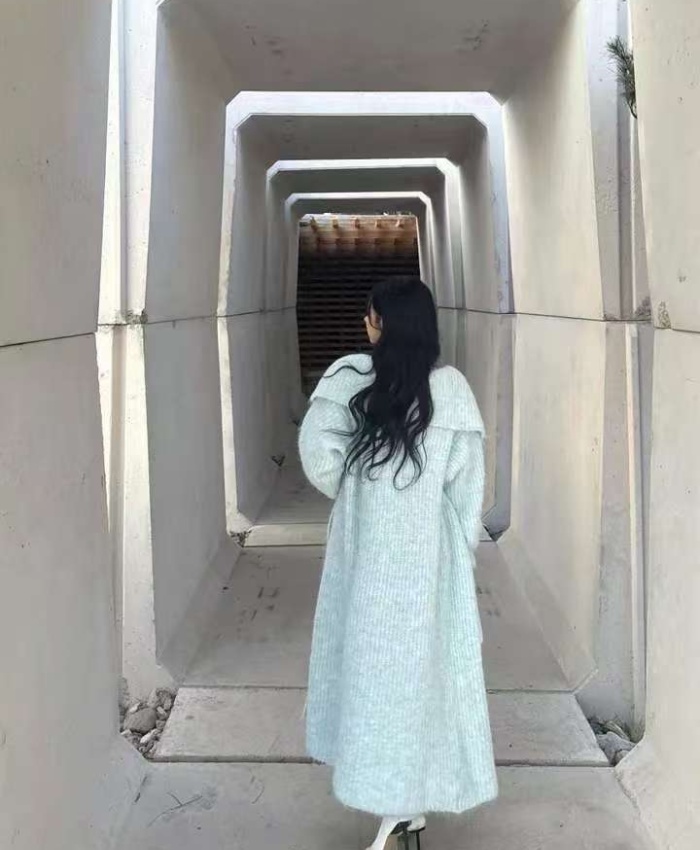 V-neck fashion sweater long knitted coat 2pcs set for women