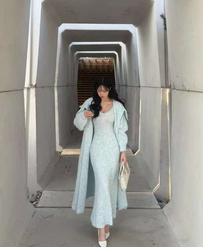 V-neck fashion sweater long knitted coat 2pcs set for women