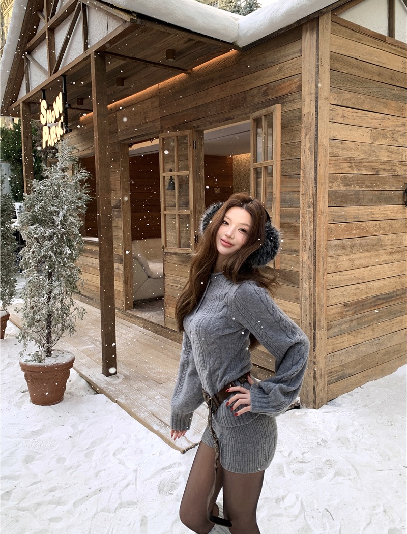 Gray slim shorts pullover twist tops 2pcs set for women