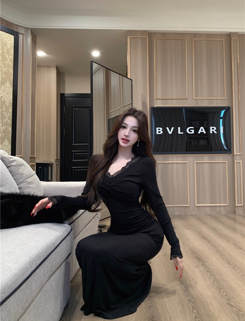 V-neck temperament knitted bottoming lace dress for women