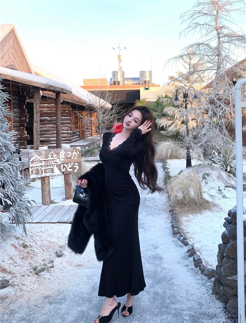 V-neck temperament knitted bottoming lace dress for women