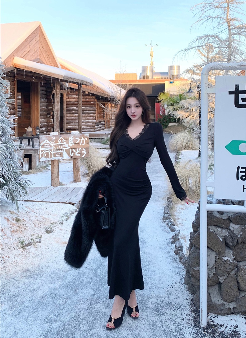 V-neck temperament knitted bottoming lace dress for women