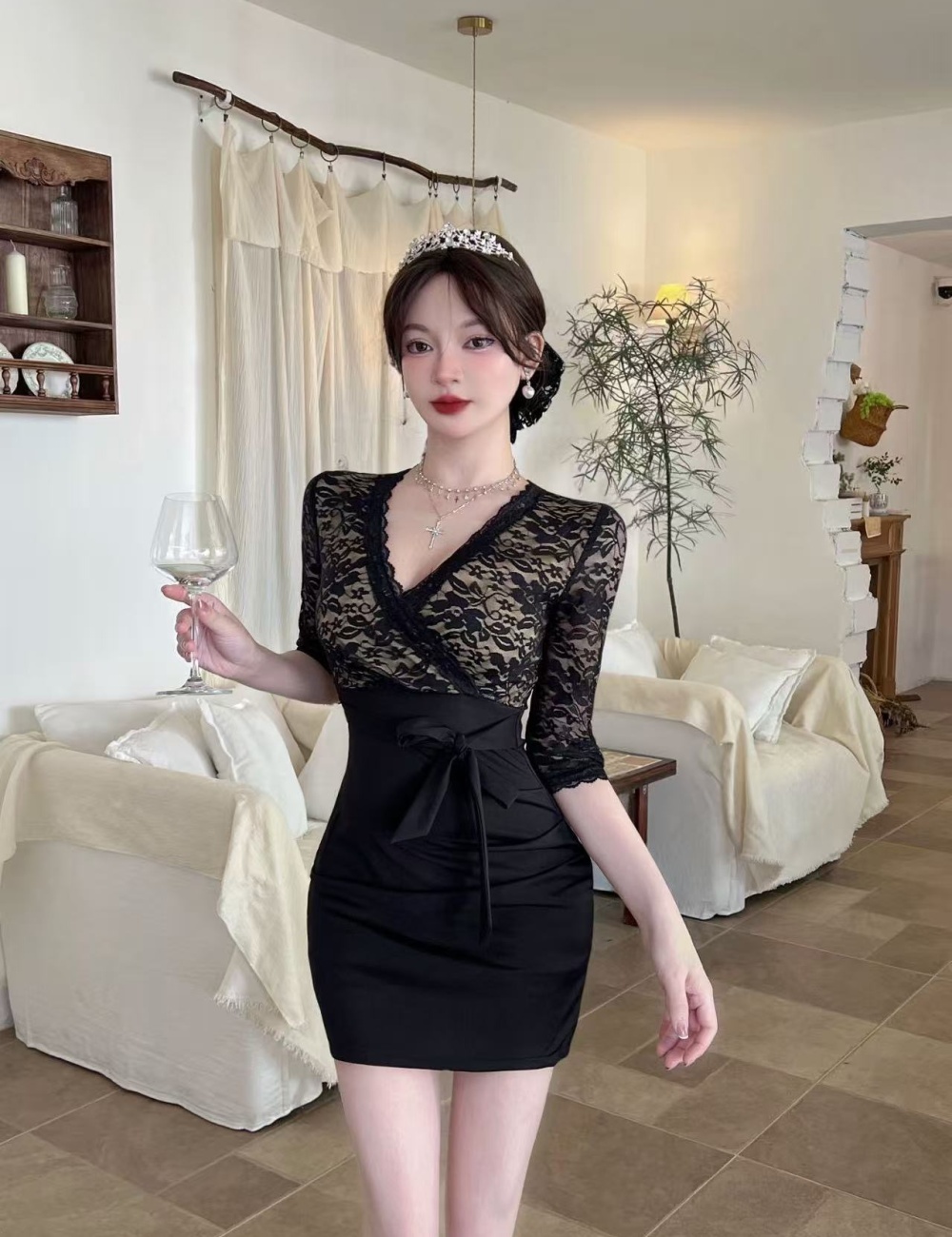 Short sleeve package hip bottoming lace dress