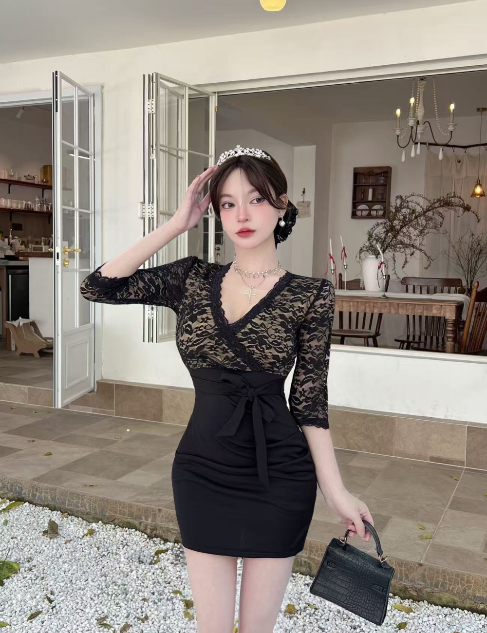 Short sleeve package hip bottoming lace dress