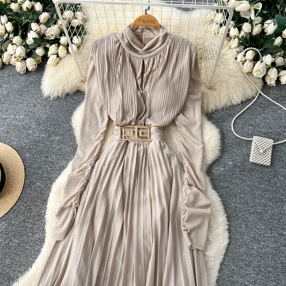 Long sleeve V-neck dress fold long dress for women