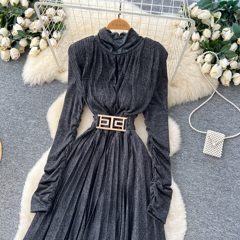 Long sleeve V-neck dress fold long dress for women