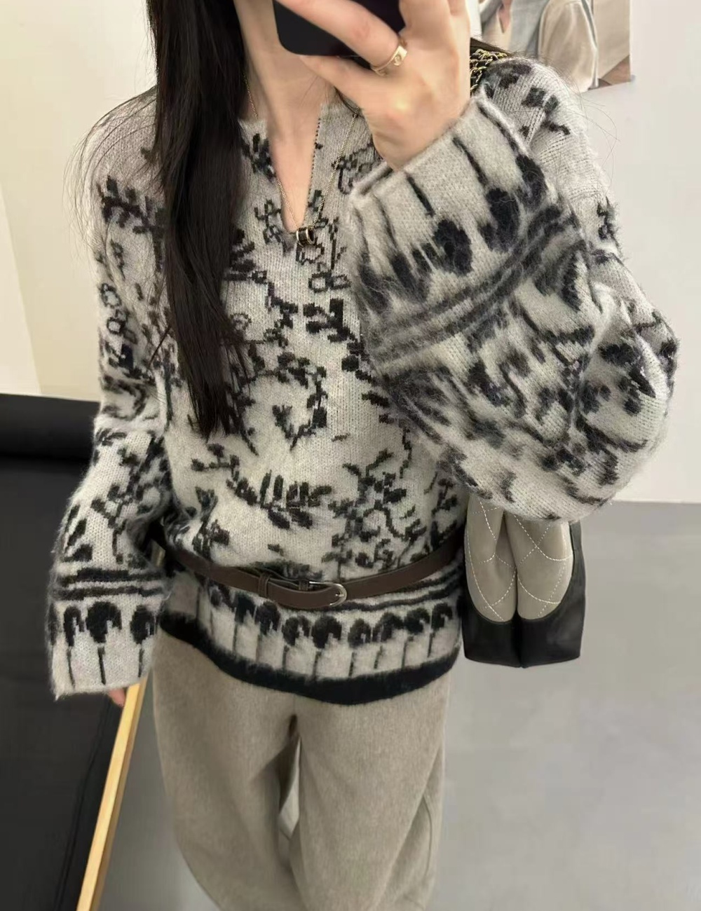 Knitted jacquard blue and white porcelain sweater