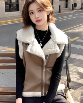 Thick Western style vest winter lamb fur coat