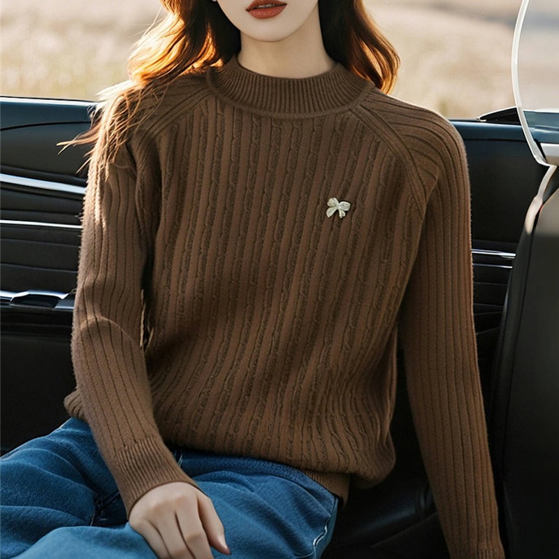 Half high collar simple fashion sweater for women