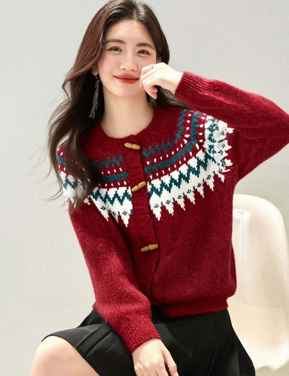 Christmas mixed colors horn buckle retro sweater for women